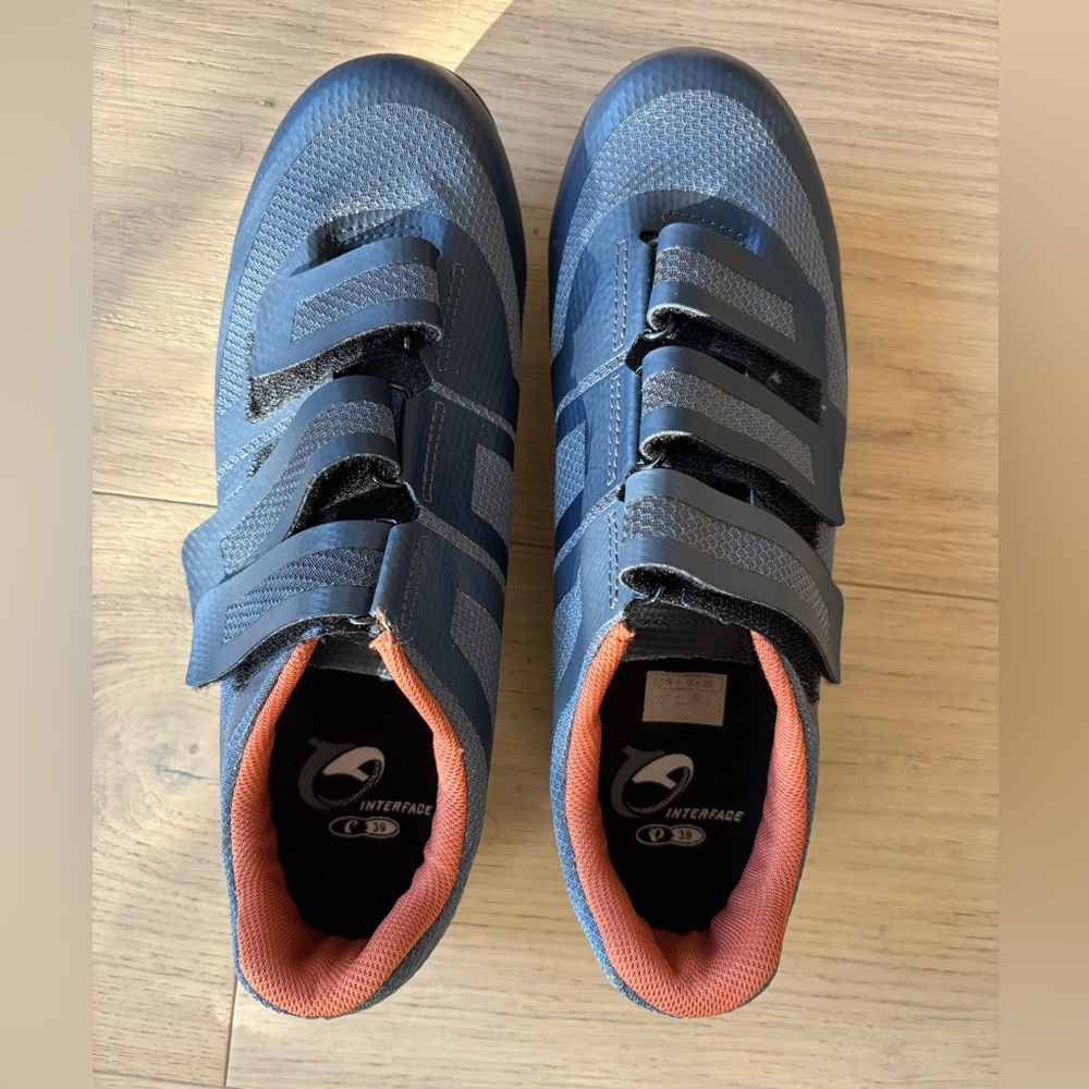 Pearl Izumi SPD Cycling Cleats - Like New